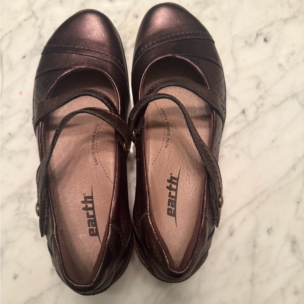 NWOB Earth Newton Bronze Leather Mary Jane Comfort Flats Size 5.5B (regular)